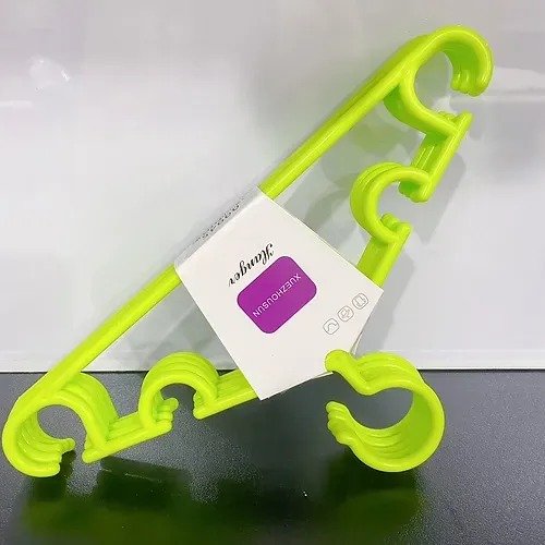 Colgador de ropa niño